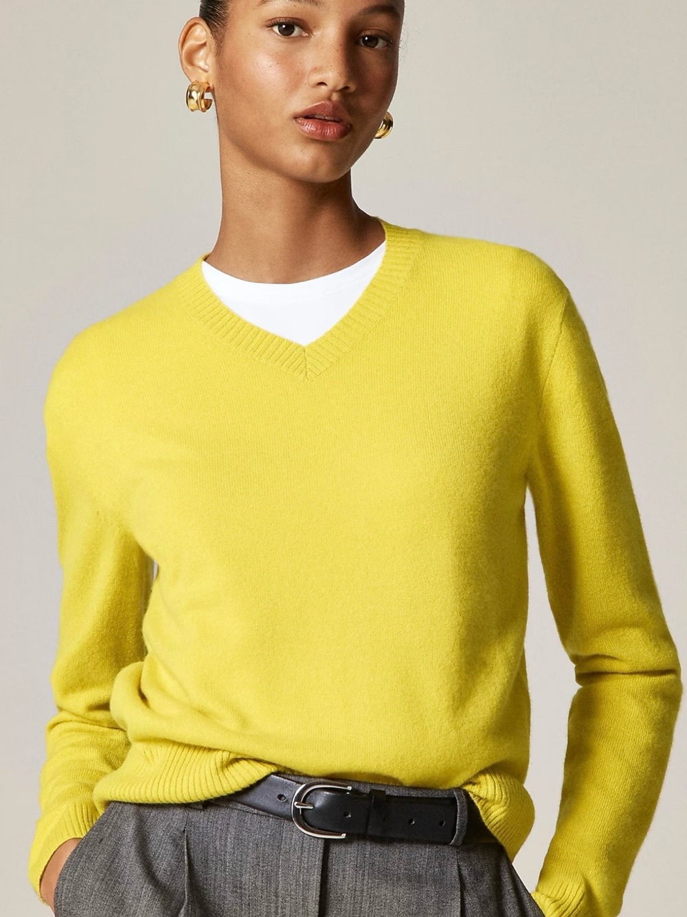 Like new Pure Amici  100%CashmereV-Neck Sweater in Bright Yellow size M.